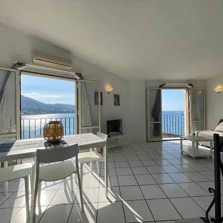 Apartment Il Balcone Al Molo Cefalu